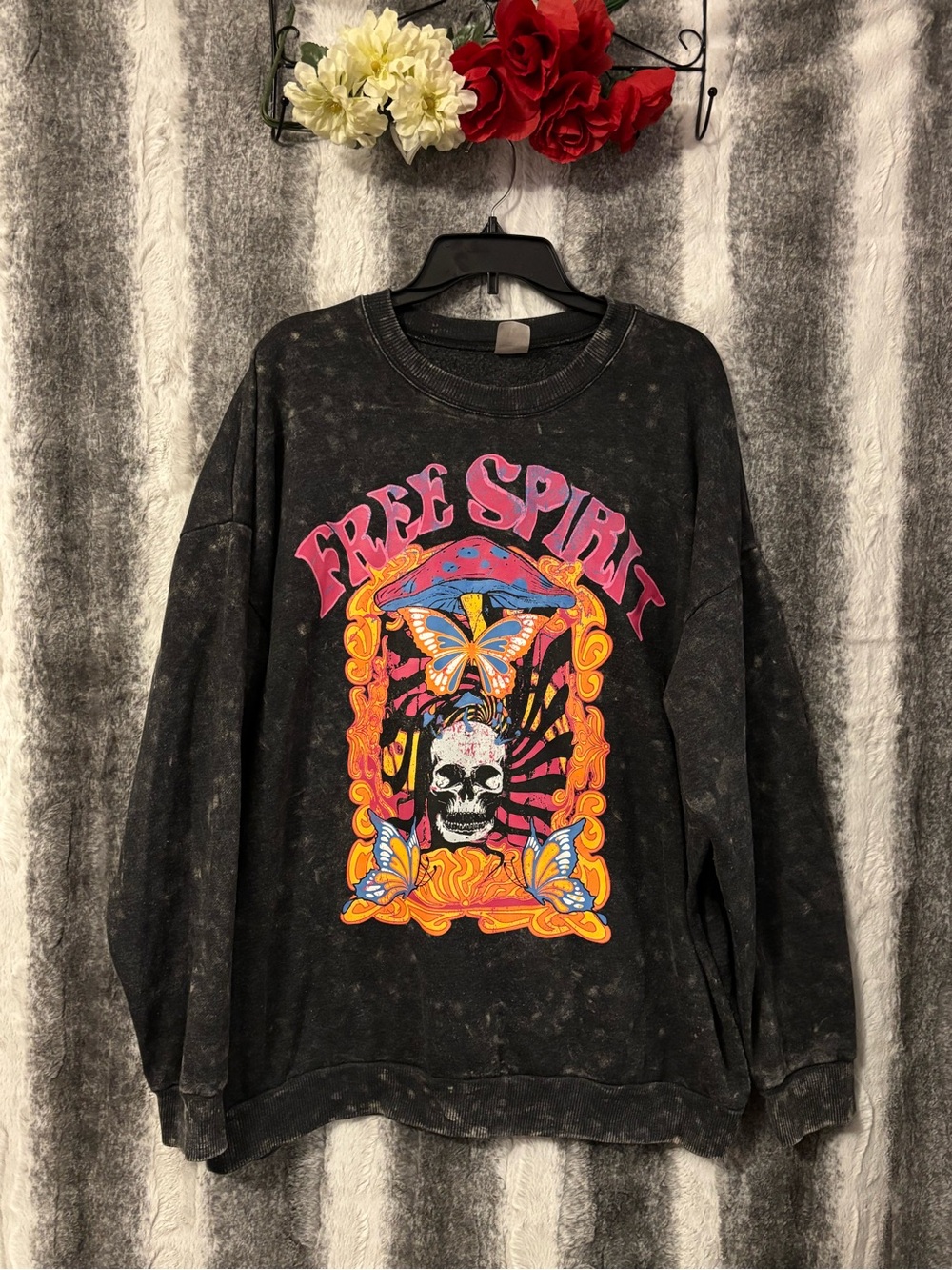 No Boundaries Free Spirit Black Crewneck Graphic Sweatshirt size XXL (19)